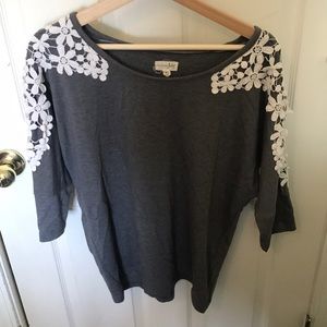 Maison Jules 3/4 length top with lace